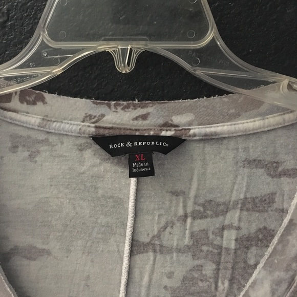 Rock and Republic, camo tshirt - Picture 2 of 3